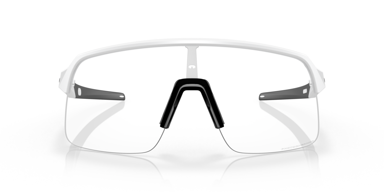 Oakley SUTRO LITE фотохромни слънчеви очила с матиран бял рамка и прозрачни фотохромни стъкла