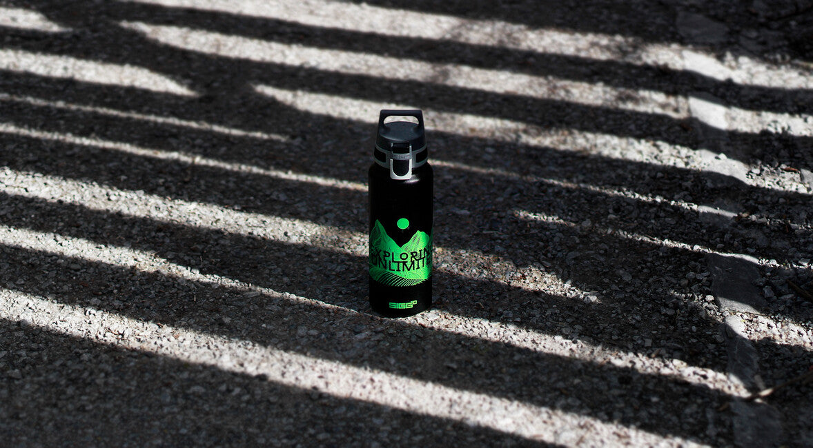 SIGG WMB Traveller алуминиева бутилка за пиене Pathfinder Black, 1 L