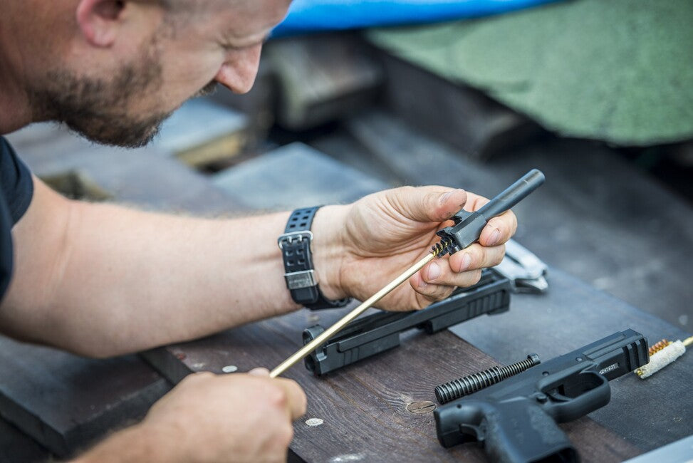 Helikon-Tex почистващ комплект за пистолет месингов, калибър .38 / 9 mm, черен