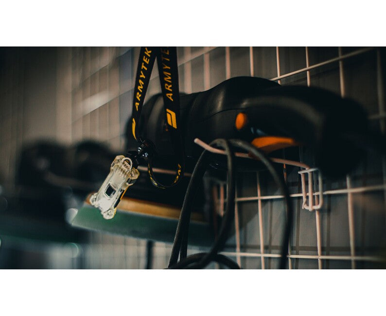 ArmyTek Zippy ES LED фенер и ключодържател комплект, жълт