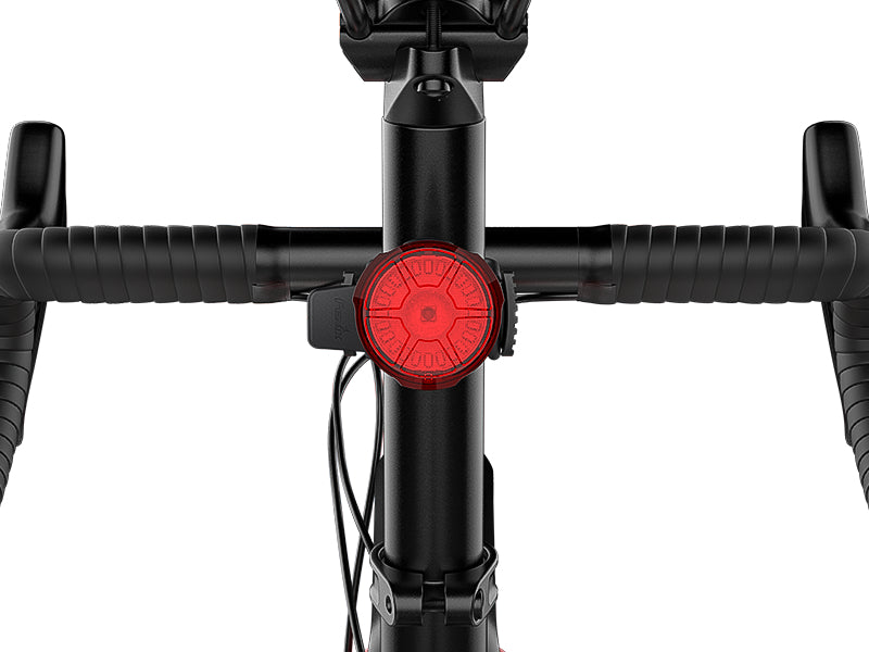 Fenix BC06R napolnljiva svetilka