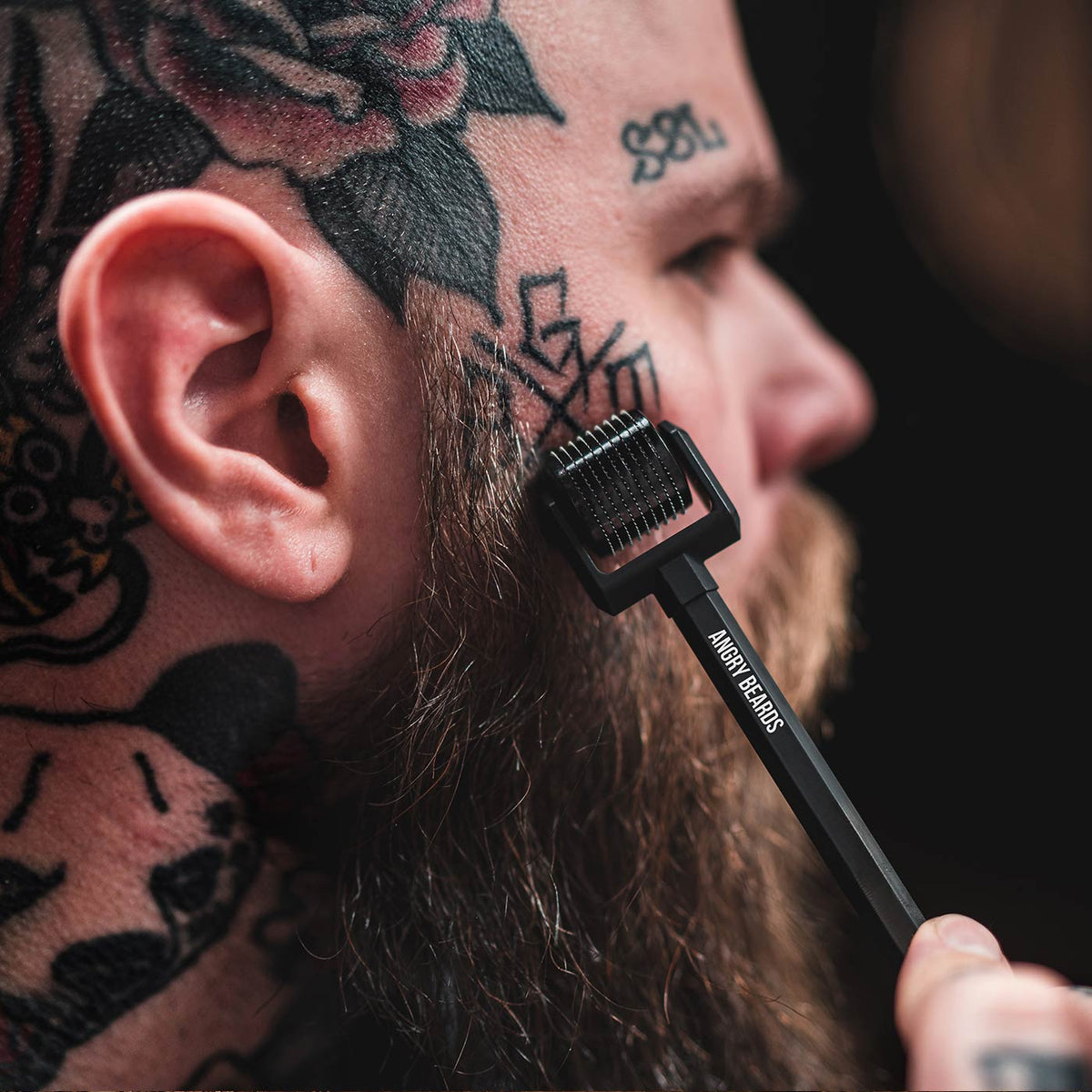 Angry Beards Roller & Doping Set na rast brady a fúzov