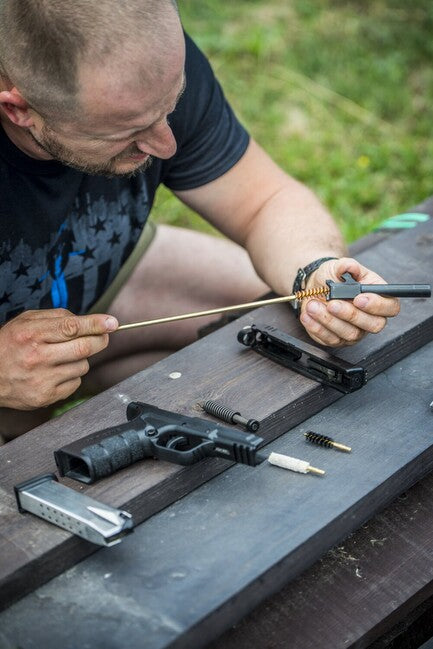 Helikon-Tex почистващ комплект за пистолет месингов, калибър .38 / 9 mm, черен