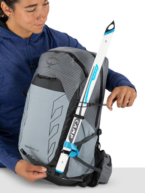 OSPREY TEMPEST PRO 20 туристическа раница, сребрист подплата