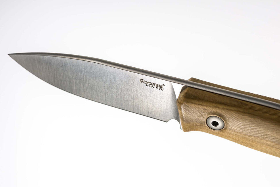 Lionsteel M1 UL много практичен