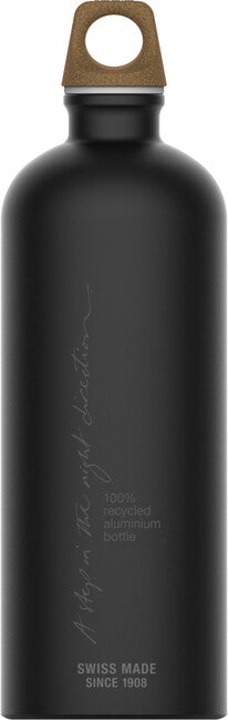 SIGG Traveller MyPlanet алуминиева бутилка за пиене 1 L, Smer Plain