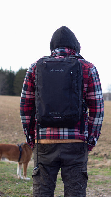 Pinguin Integral 30 раница Nylon, 30 L, черна