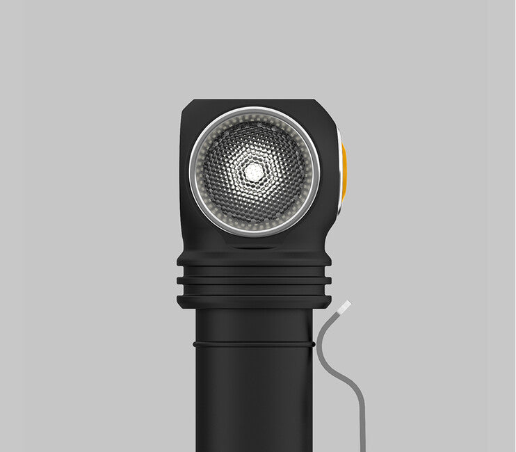 ArmyTek Wizard C2 Pro ръчен фенер LED с магнитен държач захранване акумулатор, бяло, 2500 lm, 4800 h, 65