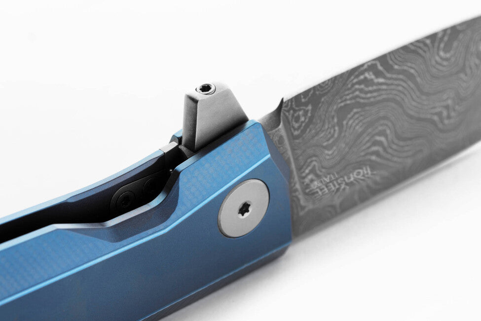 Lionsteel MYTO MT01D луксозен джобен нож с дръжка от масивен титан BL