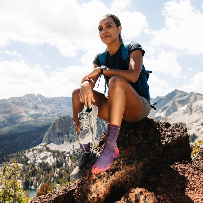 Darn Tough Hiker Micro Crew чорапи средно леки с възглавничка, Plum Heather