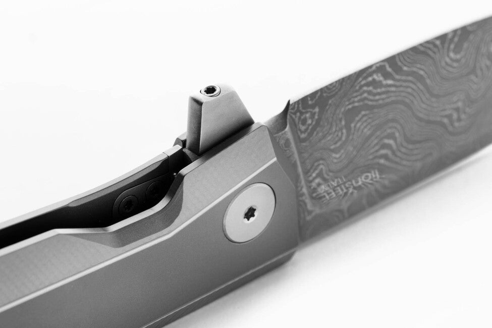 Lionsteel MYTO MT01D луксозен джобен нож с дръжка от масивен титан, GY