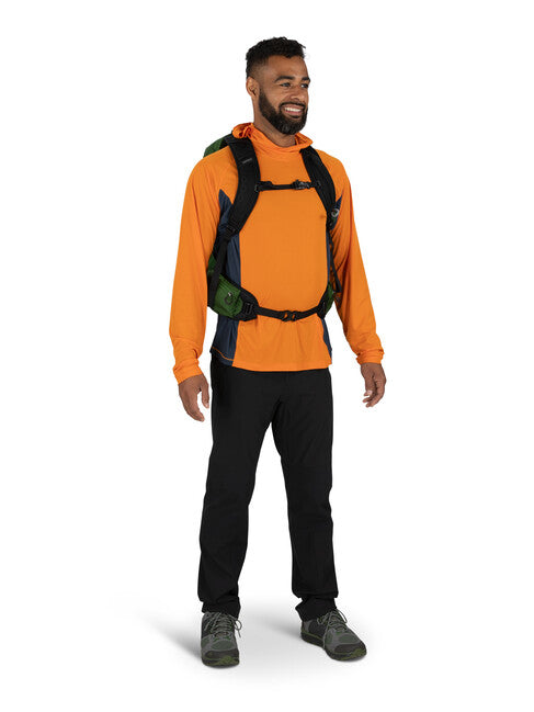 OSPREY TALON 22 туристическа раница, зелен колан/черен