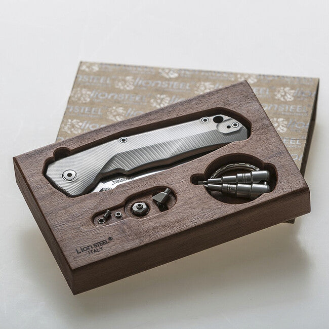 Lionsteel TRE GY джобен нож с острие M390, много устойчив