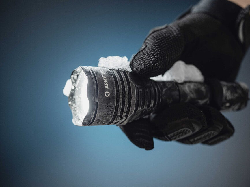 ArmyTek Viking Pro джобен фенер бяло LED захранване от акумулатор 2050 lm, 136 g