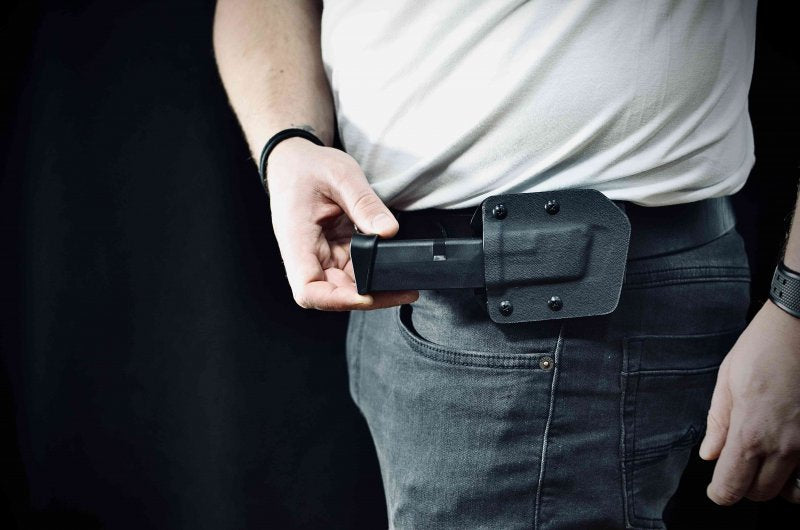 Falco F905 2021 Kydex хоризонтален калъф за един магазин Glock 17, черен, ляв
