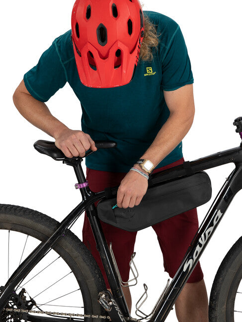 OSPREY ESCAPIST FRAME BAG чантичка на рам на велосипед SMALL, черна
