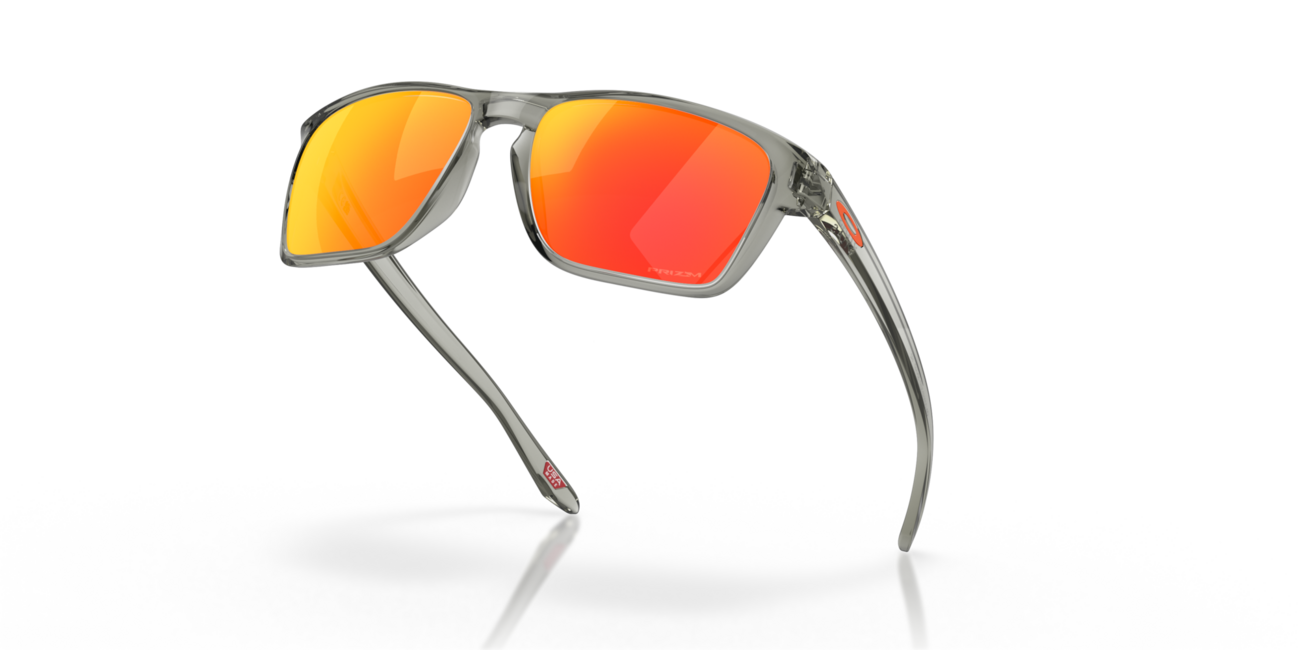 Oakley SYLAS слънчеви очила с рамка Grey Ink и със стъкла Prizm Ruby, 57