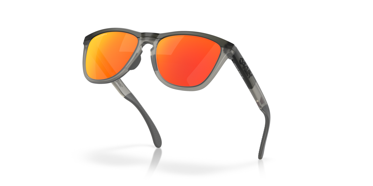Oakley FROGSKINS RANGE слънчеви очила със сива матова рамка/сив дим и с лещи Prizm Ruby 55