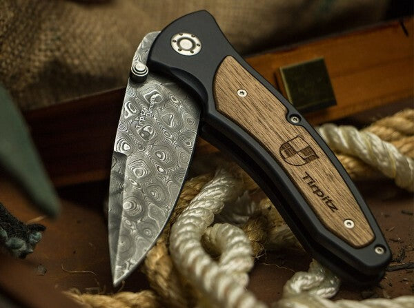 BÖKER® Tirpitz-Damascus джобен нож 9,9 cm, дамаск, алуминий, орех
