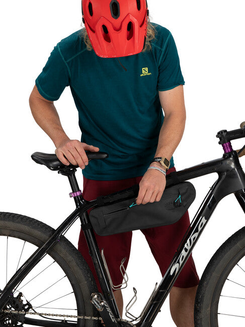 OSPREY ESCAPIST FRAME BAG чантичка на рам на велосипед SMALL, черна