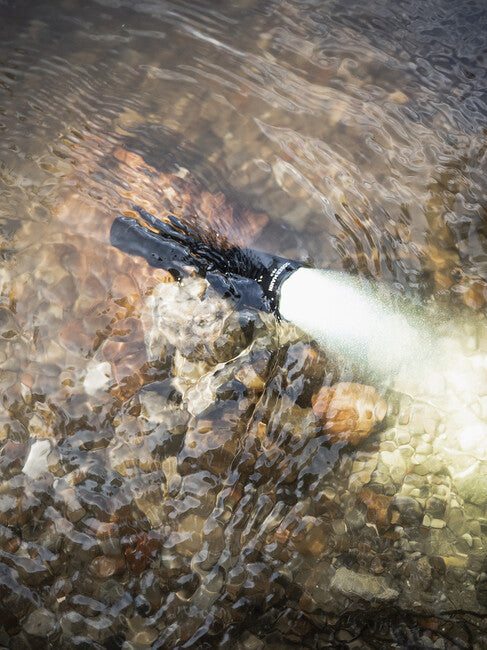 ArmyTek Dobermann Pro джобен фенер LED, бяло, захранване от акумулатор, 1400 lm, 114 g