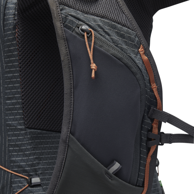 Black Diamond Pursuit 15 туристическа раница, карбон-пясъчник кафяво