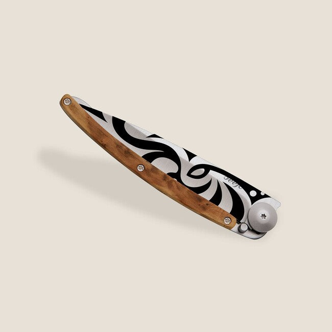Deejo Tattoo Tribal джобен нож ясеново дърво