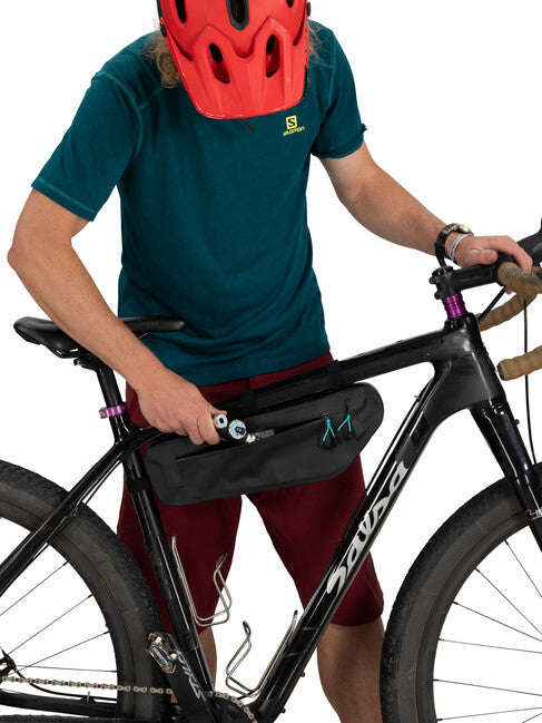 OSPREY ESCAPIST FRAME BAG чантичка на рам на велосипед SMALL, черна