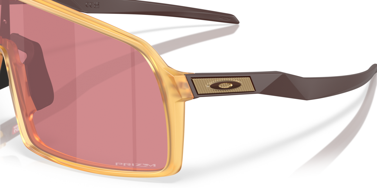 Oakley SUTRO слънчеви очила с рамка Matte Trans Light Curry и стъкла Prizm Dark Golf със Steel