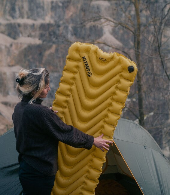 Klymit Static V Lite ECO самонадуваща мат, светлозлатна