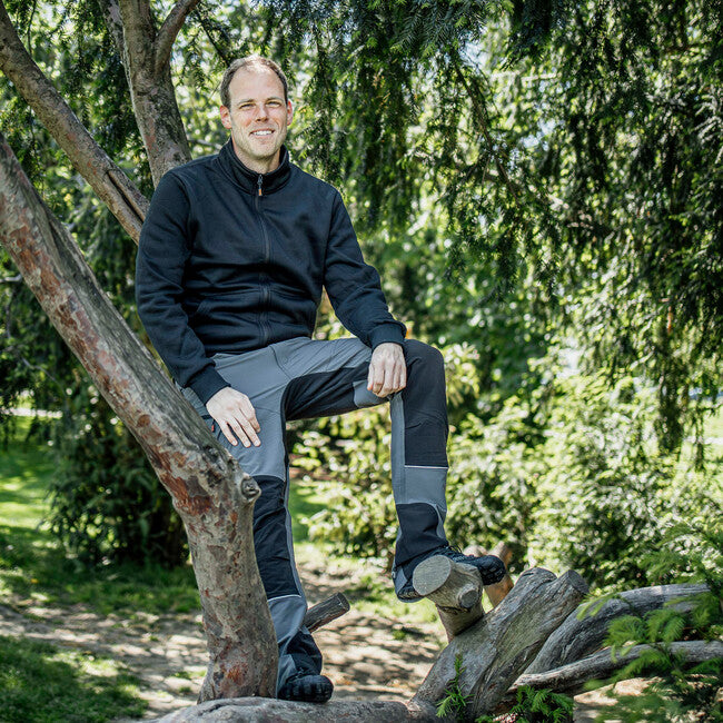 BENNON ADAMOS суитшърт с цип, черен