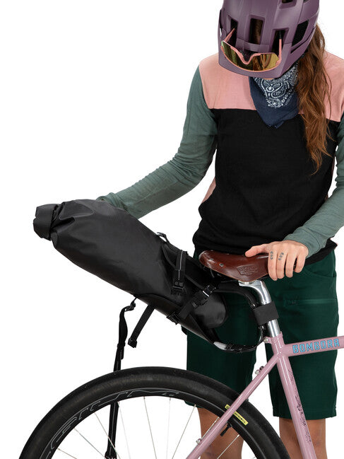 OSPREY ESCAPIST SADDLE BAG чантичка за кръста на велосипед, черна