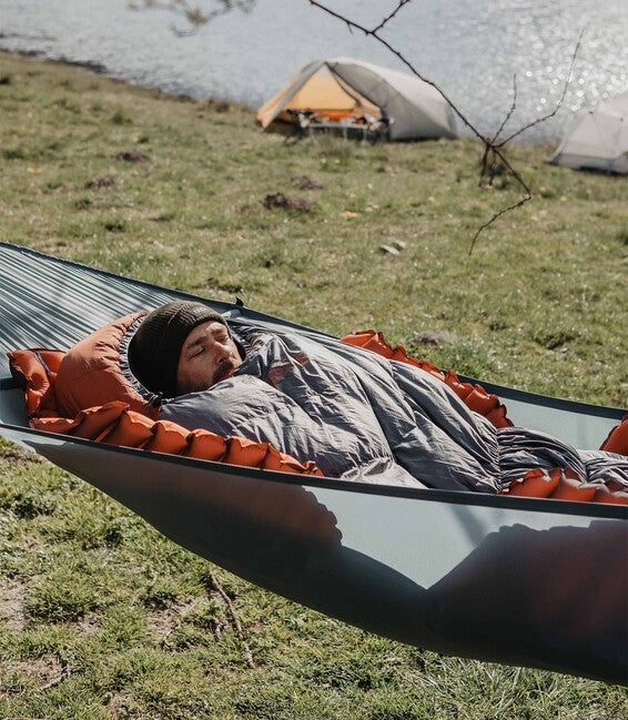 Klymit Hammock V изолирана постелка, червена