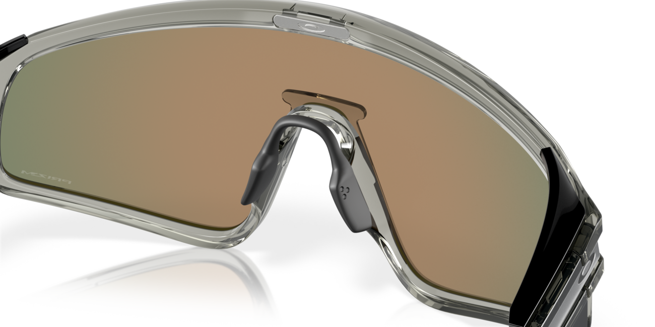 Oakley LATCH PANEL слънчеви очила с рамка Grey Ink и със стъклата Prizm Ruby 35