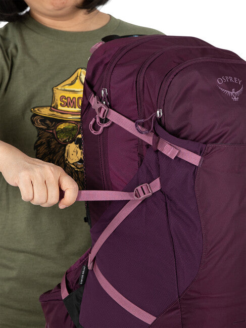 OSPREY SPORTLITE 25 туристическа раница, патладжанова лила