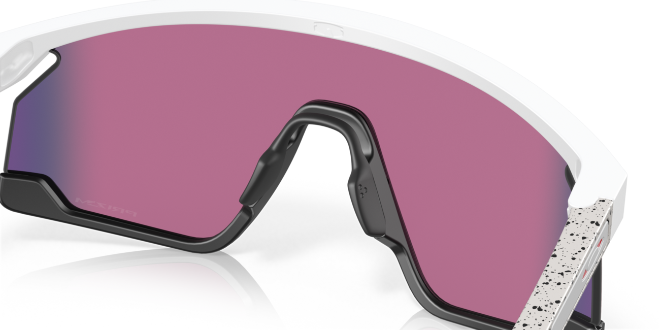Oakley BXTR слънчеви очила с рамка Matte White и със стъкла Prizm Road, 39