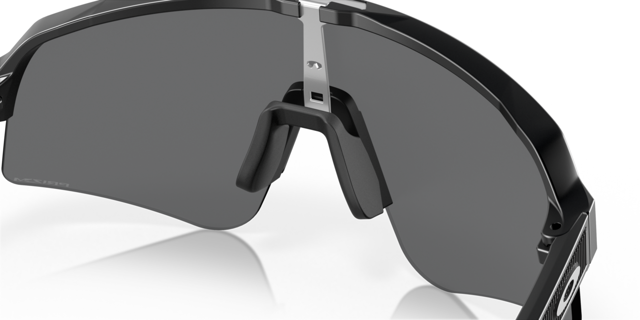 Oakley SUTRO LITE SWEEP слънчеви очила с рамка Matte Black и със стъкла Prizm
