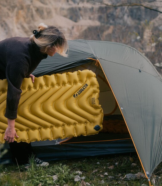 Klymit Static V Lite ECO самонадуваща мат, светлозлатна