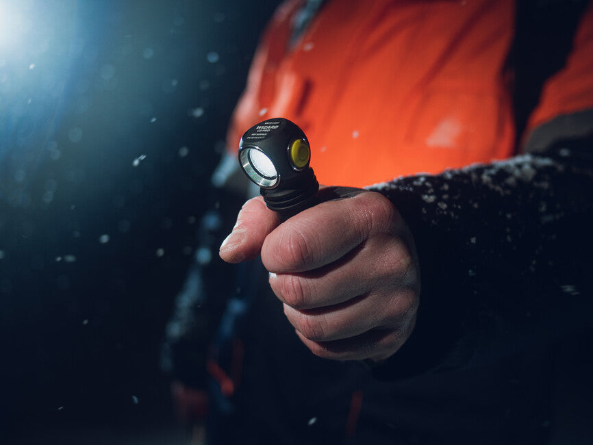 ArmyTek Wizard C2 Pro ръчен фенер LED с магнитен държач захранване акумулатор, бяло, 2500 lm, 4800 h, 65