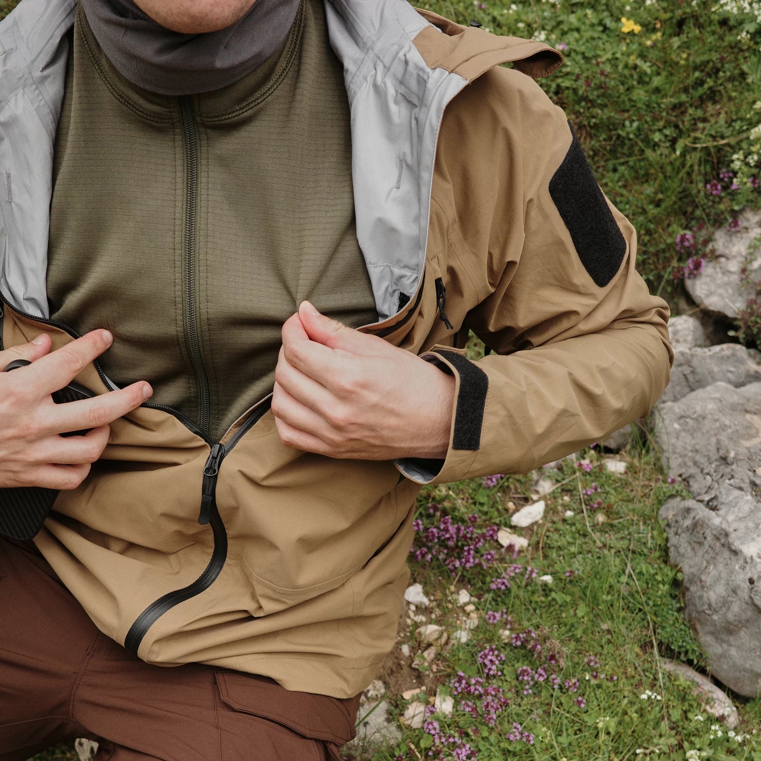Helikon-Tex US LVL 2 spodné prádlo tričko, Black – v použití 1