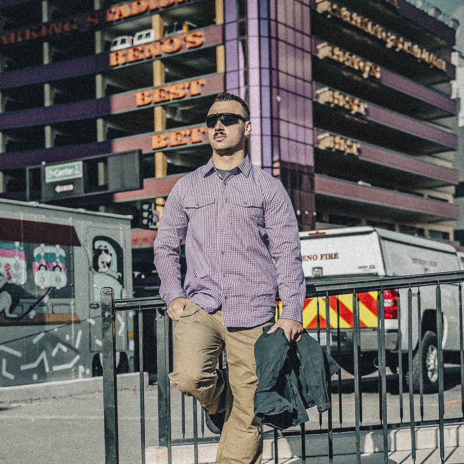 Helikon-Tex košeľa taktická na skryté nosenie, Foggy Grey Plaid – v použití 1