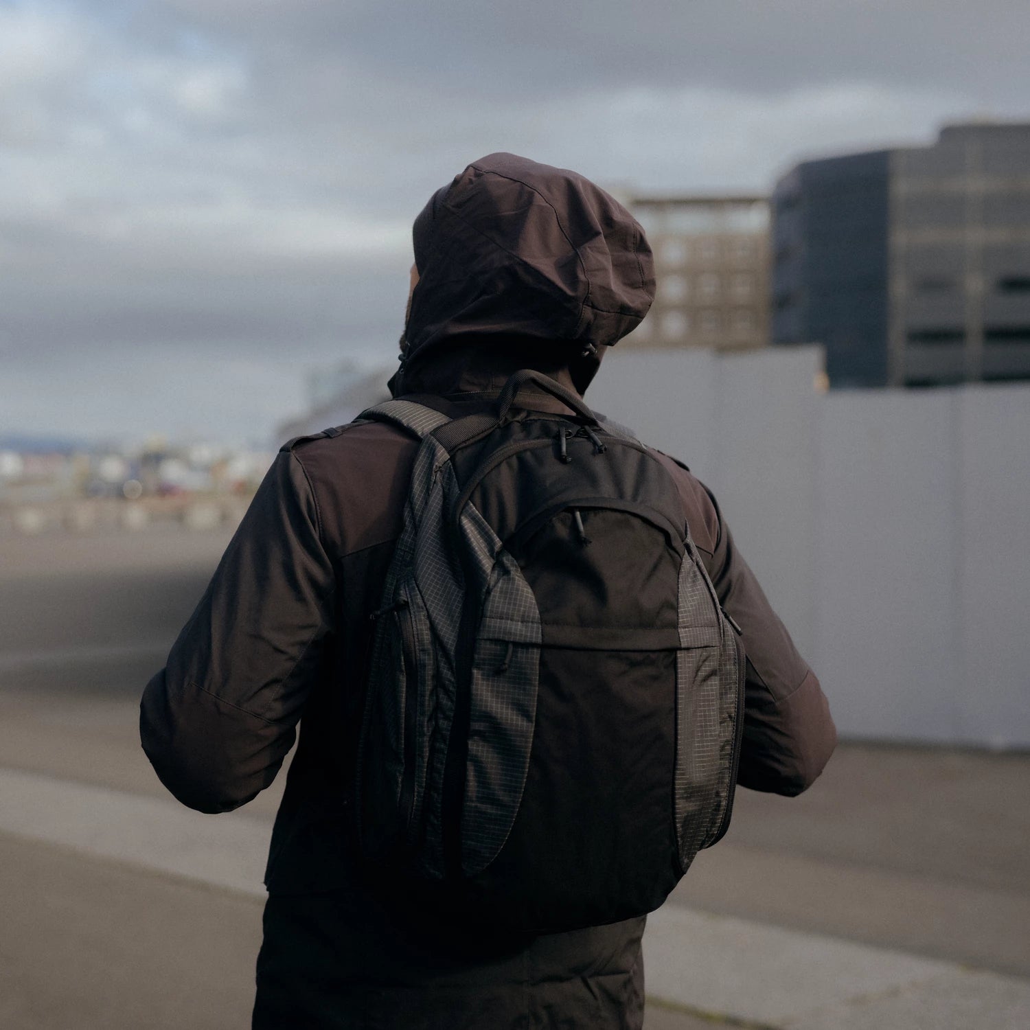 Helikon-Tex COVERT M-65 kabát JACKET, ash grey – v použití 3