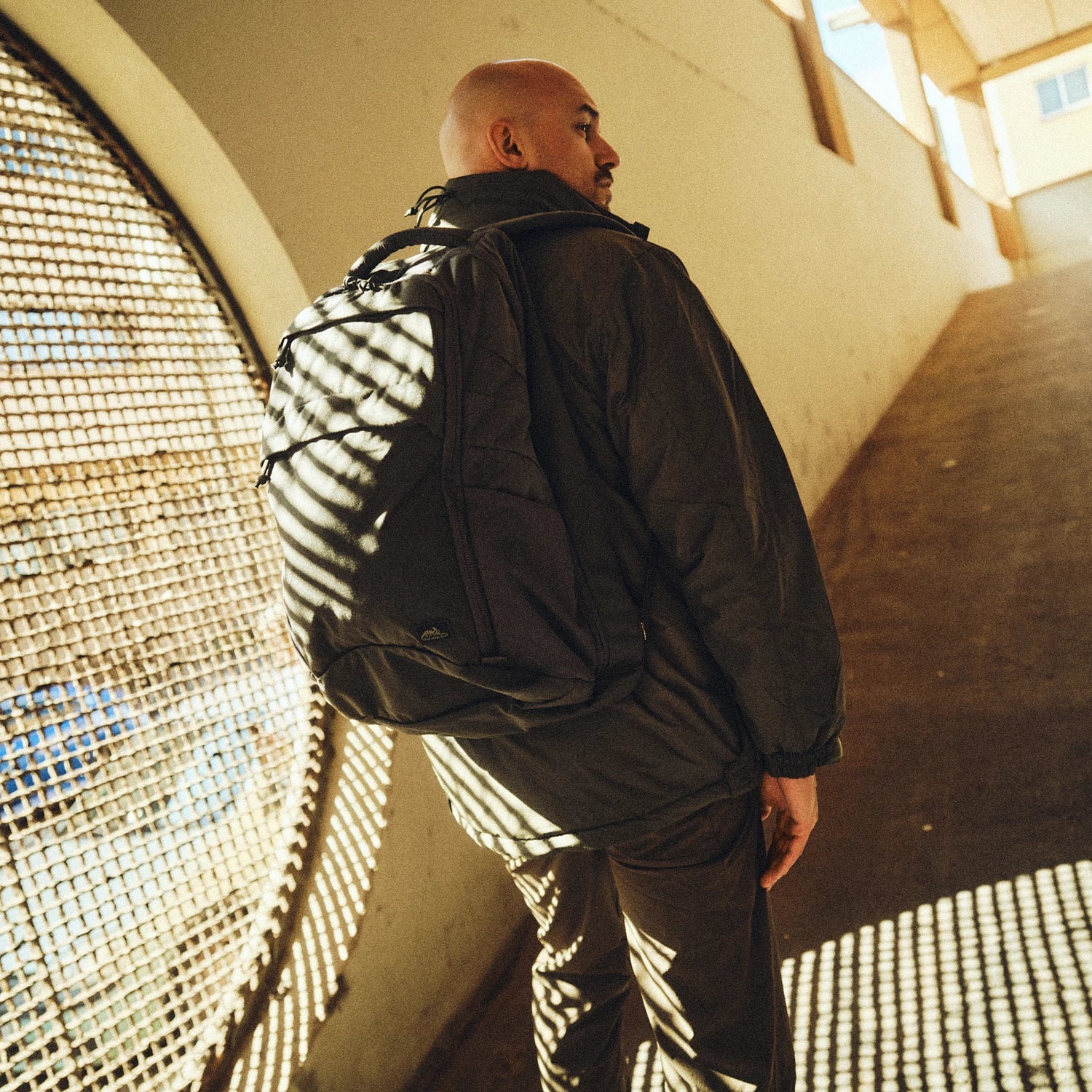 Helikon-Tex HUSKY Tactical bunda, čierna – v použití 1