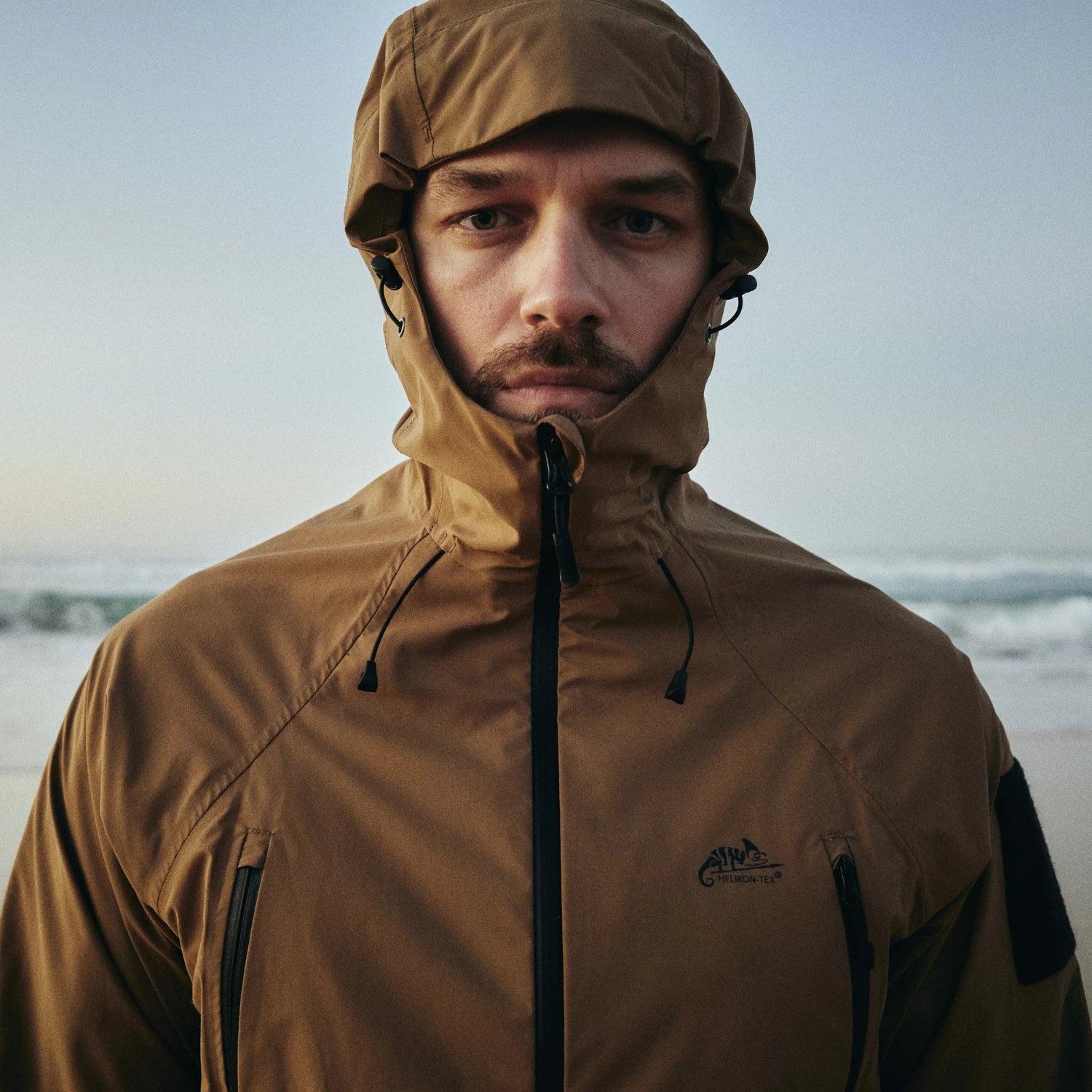 Helikon-Tex SQUALL Hardshell bunda TorrentStretch, Coyote – v použití 1
