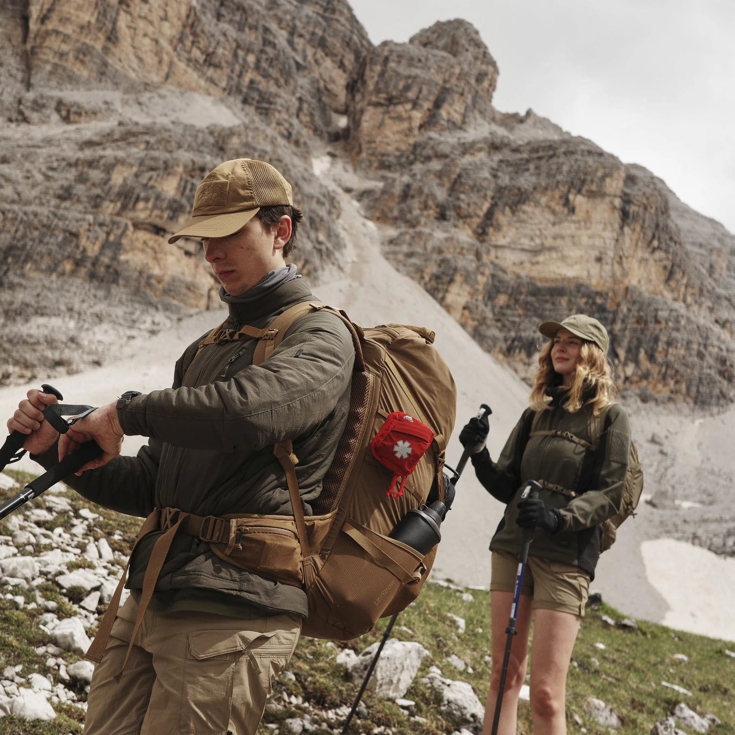 Helikon-Tex WOLFHOUND bunda, Desert Night Camo – v použití 1