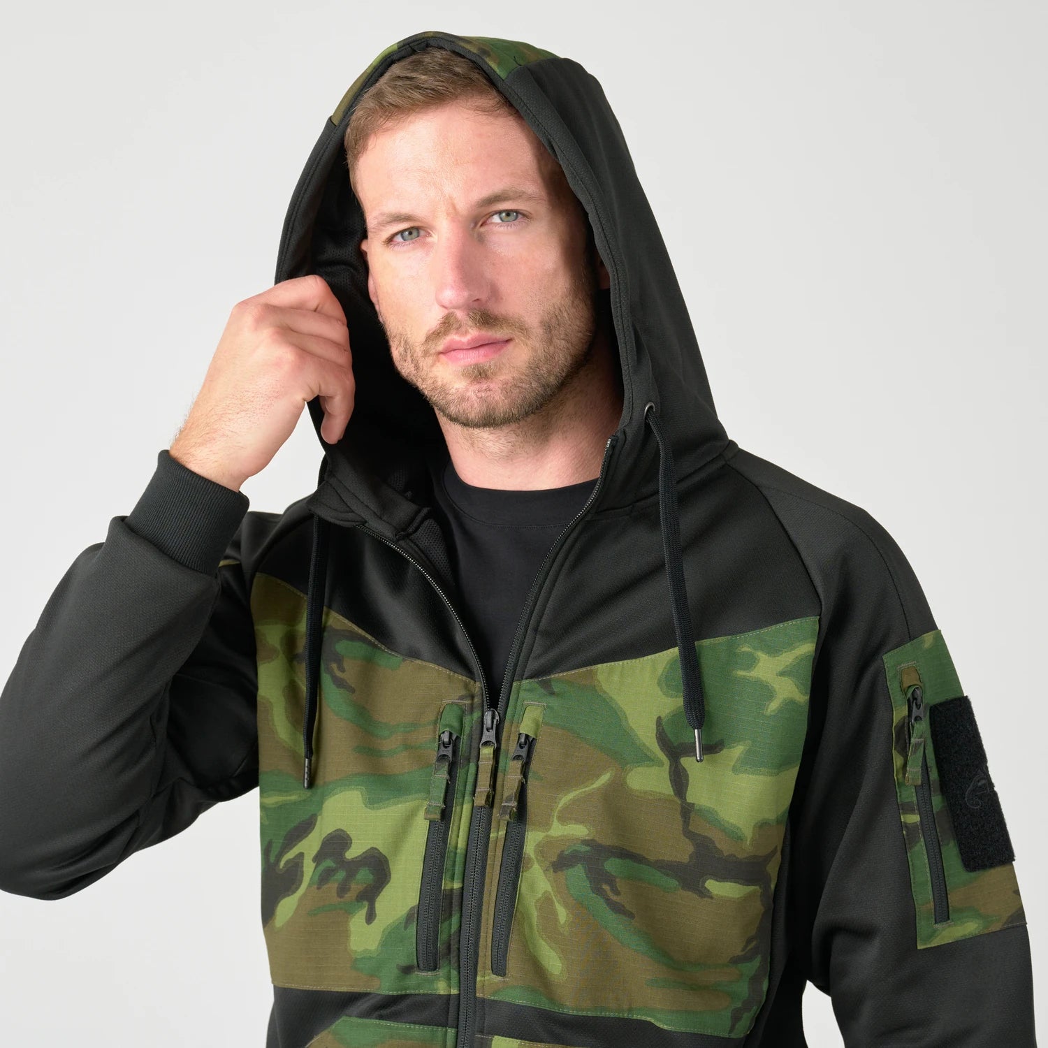 Helikon-Tex ROGUE HOODIE bunda, BLACK/DESERT NIGHT CAMO – detail 7