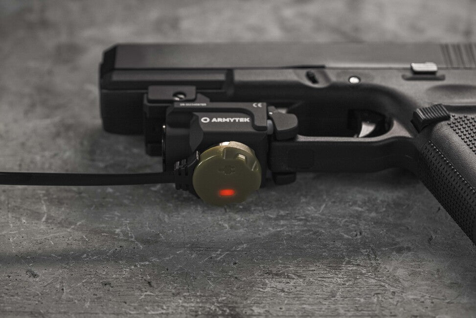 Armytek Buckler M1 компактен акумулаторен тактически фенер 700лм