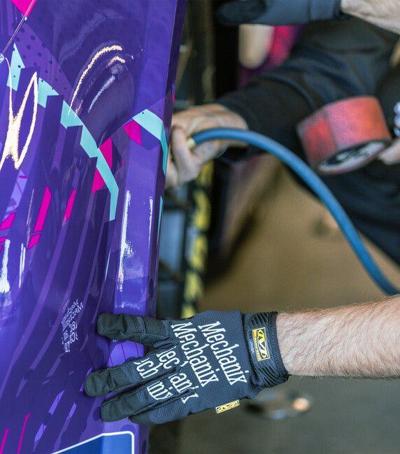 Mechanix Original тактически ръкавици, черни с бял надпис