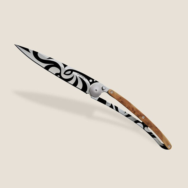 Deejo Tattoo Tribal джобен нож ясеново дърво