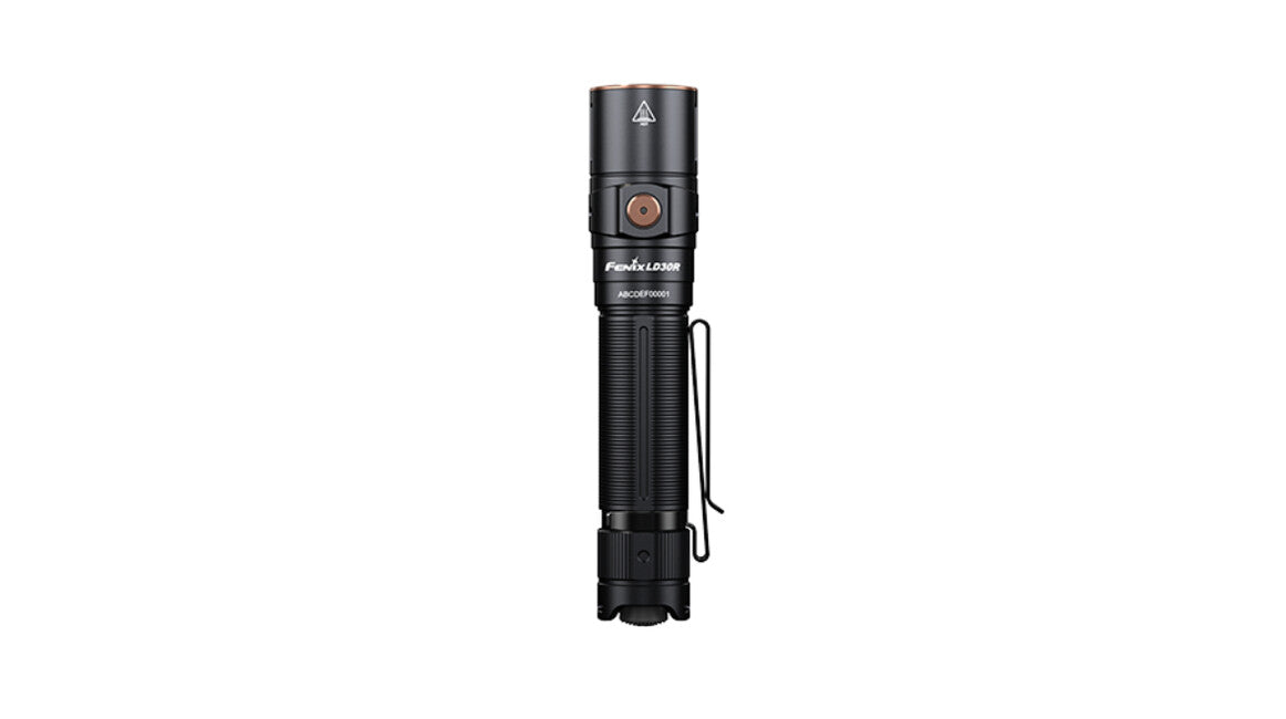 Fenix LD30R преносимо LED светлинно устройство с батерия